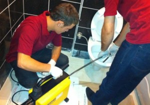 Kırmadan Tuvalet Tıkanıklığı Açma